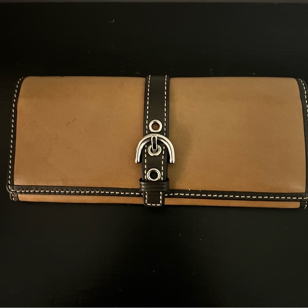 Coach SoHo Tan Leather Wallet/Case with Buckle - Picture 8 of 8